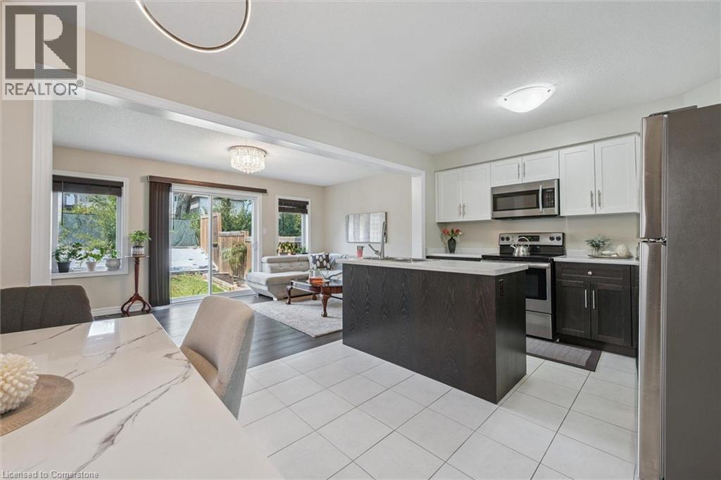 Property at 23 AMBROUS Crescent image 4