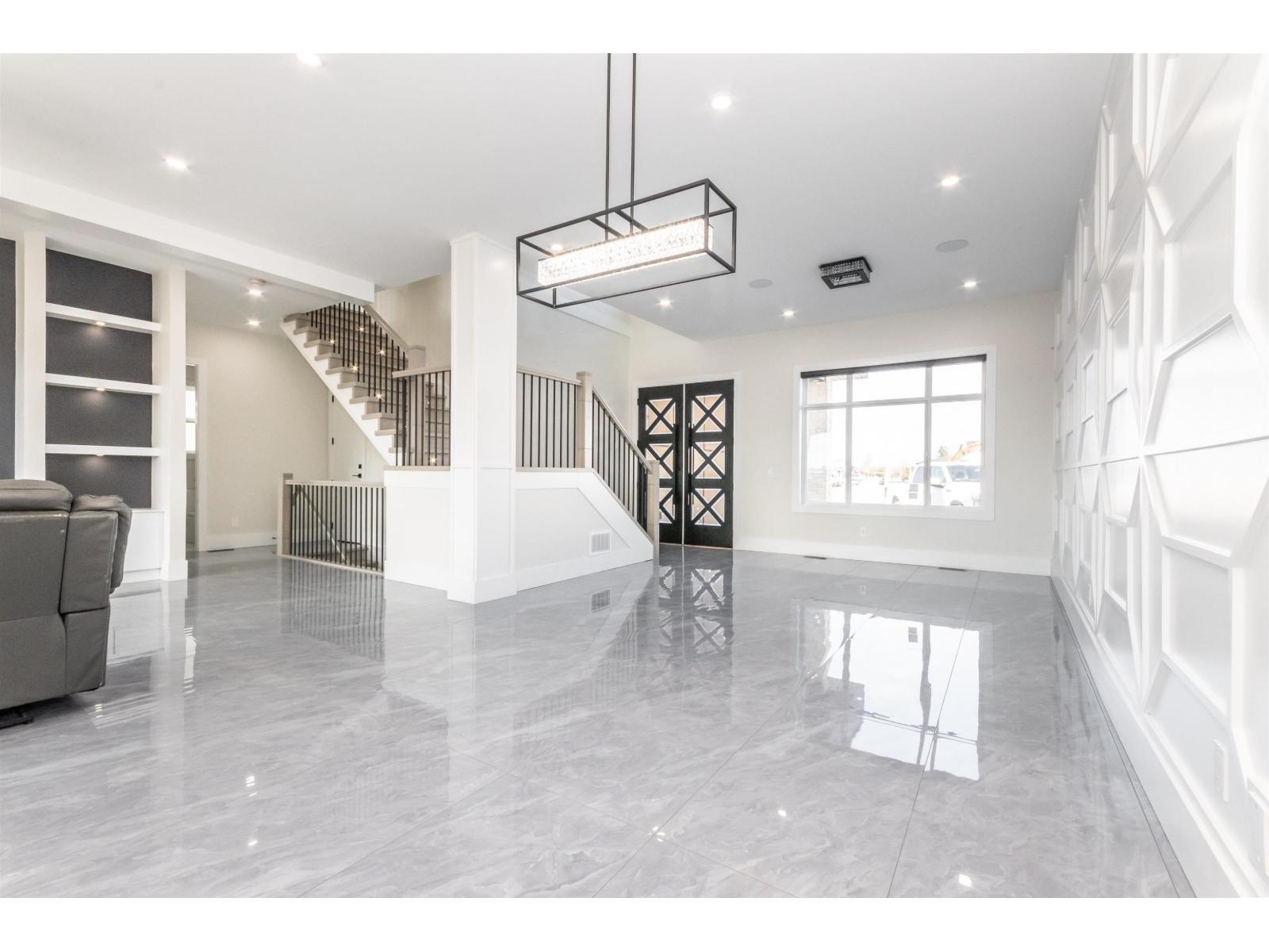 Property at 2534 TERMINAL COURT image 3