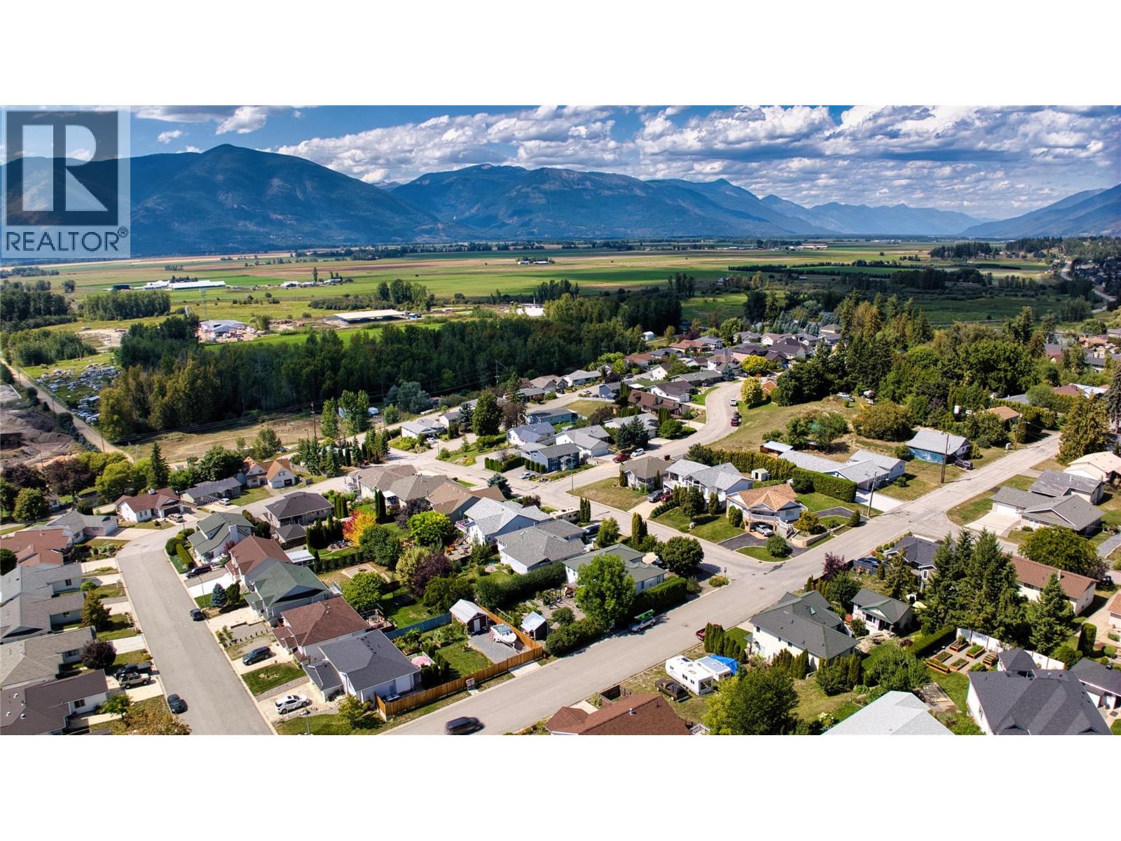 407 Cedar Street, Creston, British Columbia  V0B 1G3 - Photo 2 - 10359649