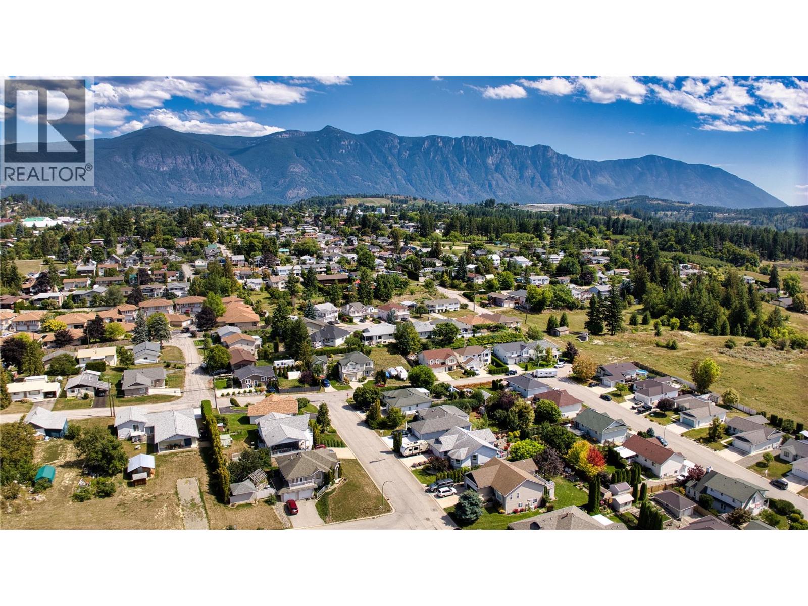 407 Cedar Street, creston, British Columbia