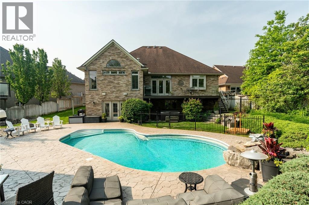 333 Milla Court, Waterloo, Ontario  N2L 6N4 - Photo 34 - 40738085