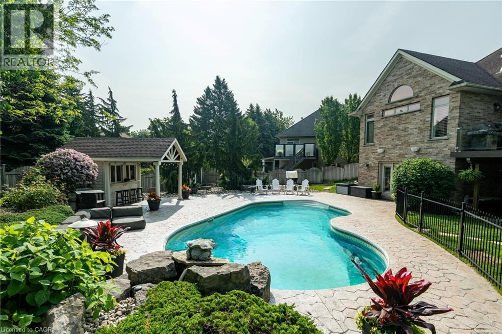 333 Milla Court, Waterloo, Ontario  N2L 6N4 - Photo 39 - 40738085