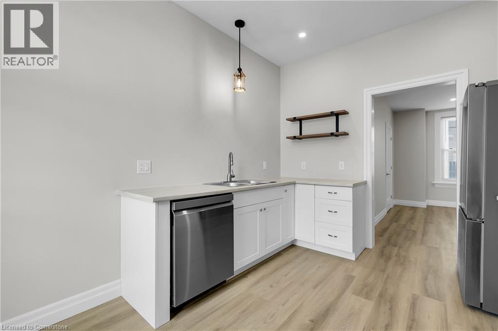 7 Bond Street, Cambridge, Ontario  N1R 4B2 - Photo 7 - 40757816