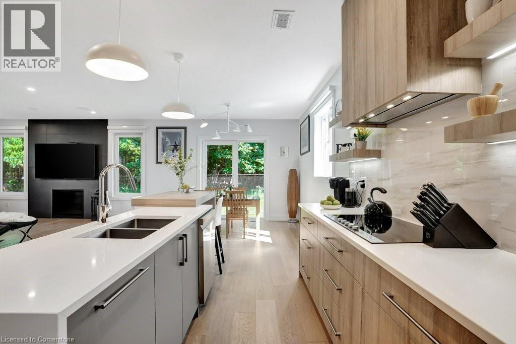 Photo 15 of 38 for 2208 Red Thorne Avenue