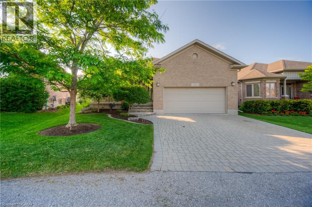 28 Amberdale Way, New Hamburg, Ontario  N3A 0C1 - Photo 3 - 40745738