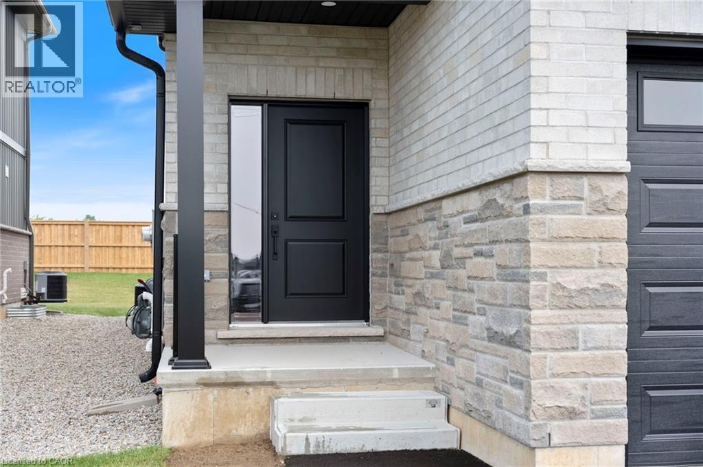 111 Amber Street, Waterford, Ontario  N0E 1Y0 - Photo 2 - 40747731