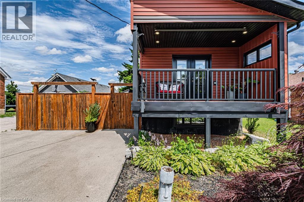 Property at 2017 ERIE STREET image 4