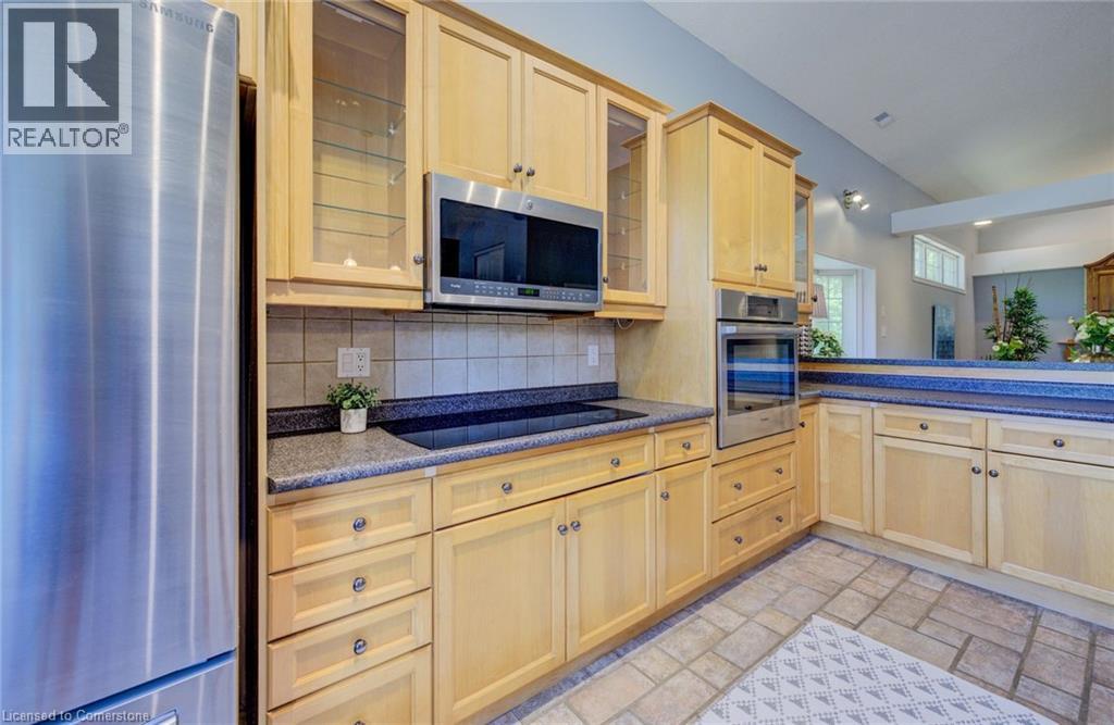 2 Smetana Drive, Kitchener, Ontario  N2B 3B8 - Photo 10 - 40755200
