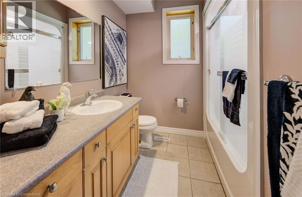 2 Smetana Drive, Kitchener, Ontario  N2B 3B8 - Photo 37 - 40755200
