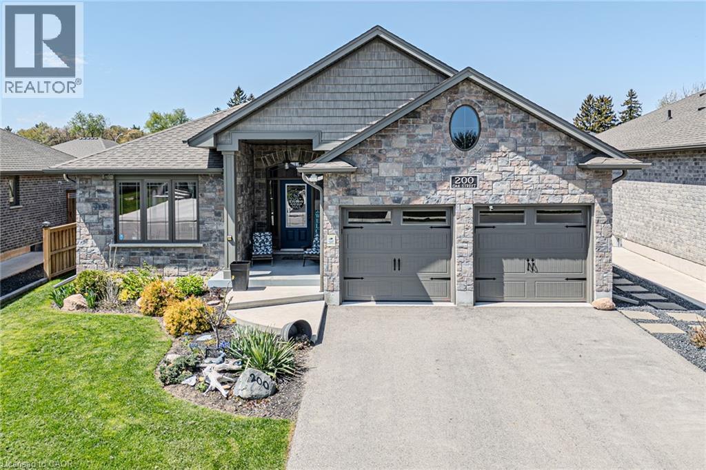 200 Oak Street, Simcoe, Ontario  N3Y 0B5 - Photo 1 - 40750796