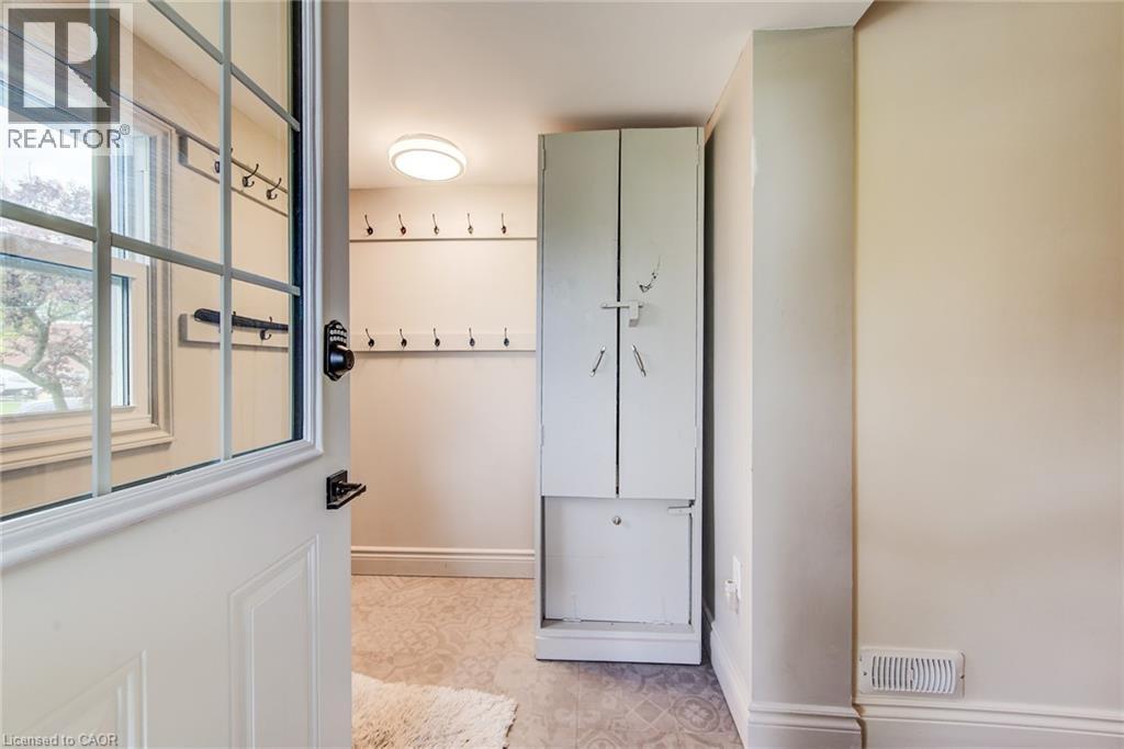 Property at 52 BARBARA Crescent image 3