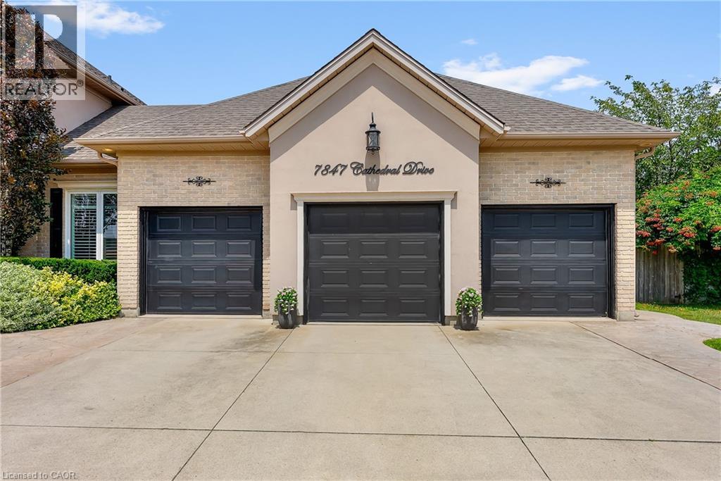 7847 Cathedral Drive, Niagara Falls, Ontario  L2H 2Z3 - Photo 3 - 40752268