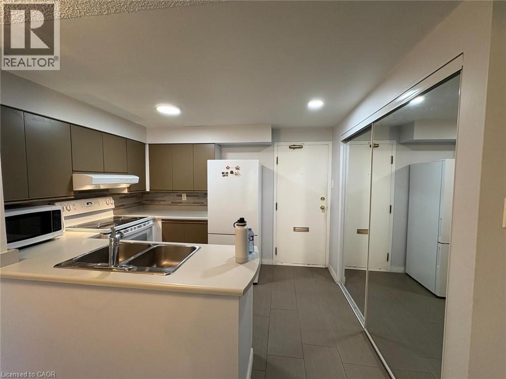 41 Valleyview Road Unit# 6, Kitchener, Ontario  N2E 3H9 - Photo 6 - 40753186