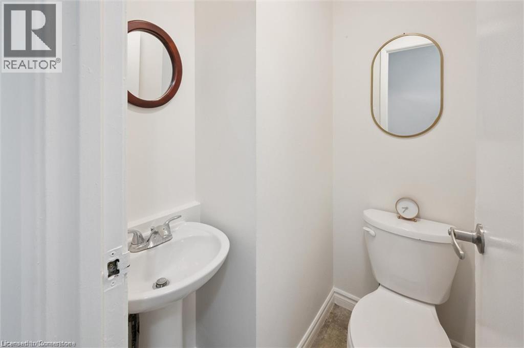 Property at 320 BLUEVALE Street N Unit# A image 5