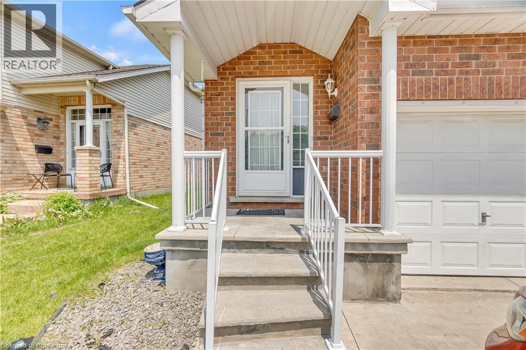 174 Wilderness Drive, Kitchener, Ontario  N2E 3R7 - Photo 4 - 40759361