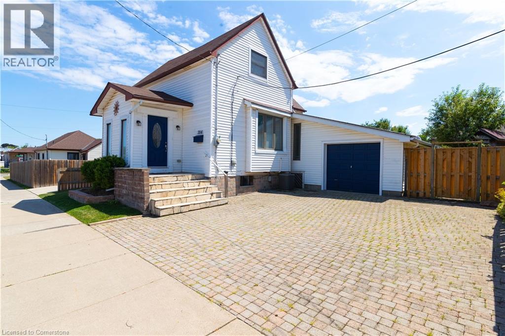 704 ROXBOROUGH Avenue, Hamilton, Ontario