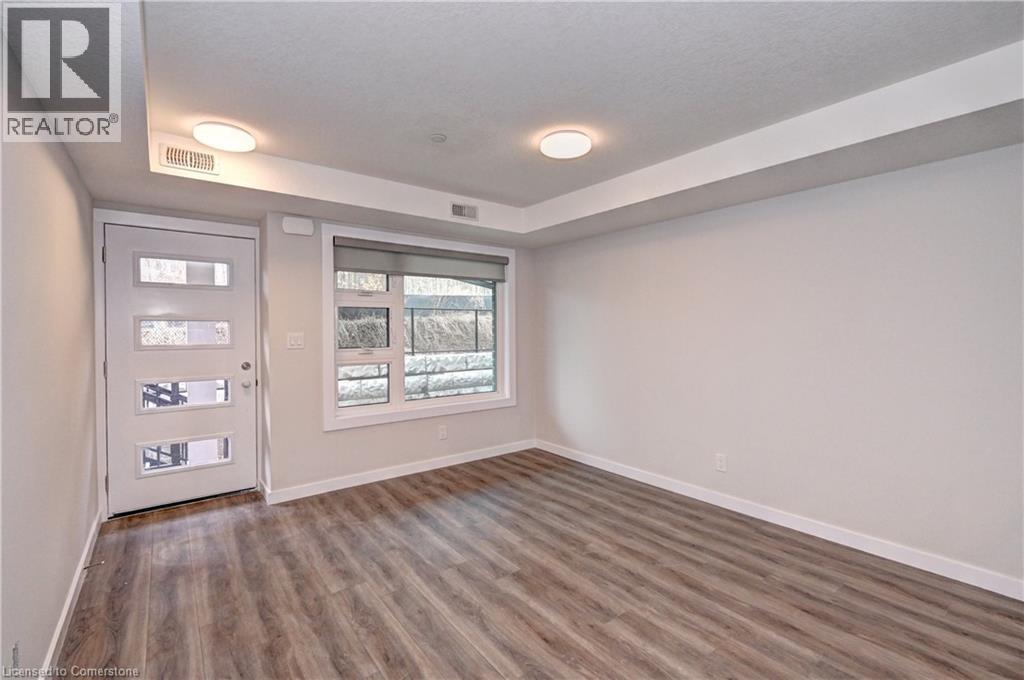 118 Gravel Ridge Trail Unit# D8, Kitchener, Ontario  N2E 0B8 - Photo 4 - 40755764