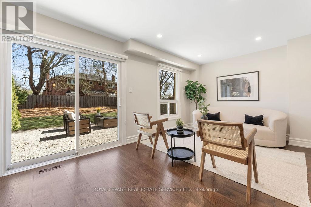 143 Speyside Drive, Oakville (Br Bronte), Ontario  L6L 5Y1 - Photo 13 - W12353715