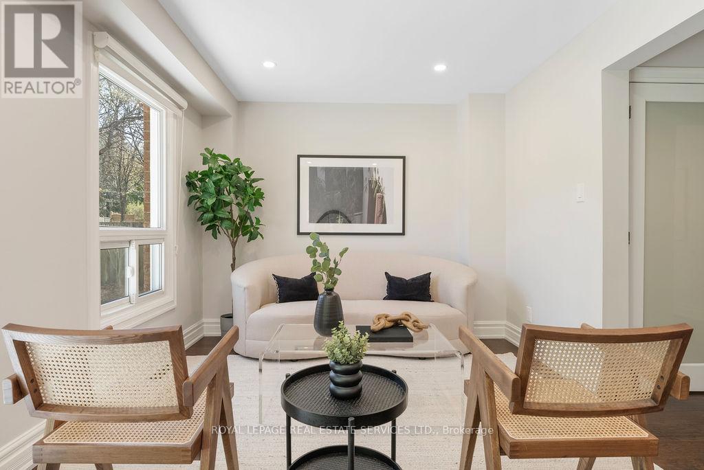 143 Speyside Drive, Oakville (Br Bronte), Ontario  L6L 5Y1 - Photo 14 - W12353715