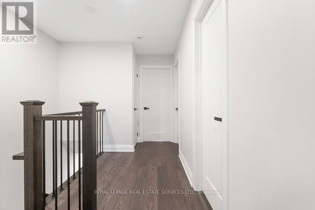 143 Speyside Drive, Oakville (Br Bronte), Ontario  L6L 5Y1 - Photo 18 - W12353715