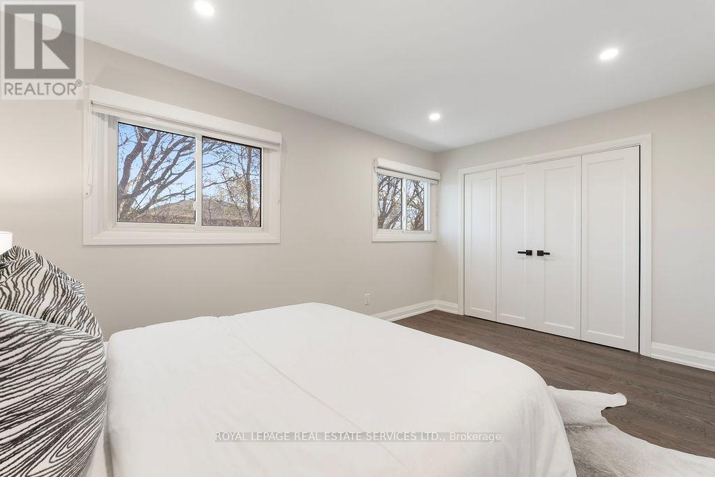 143 Speyside Drive, Oakville (Br Bronte), Ontario  L6L 5Y1 - Photo 21 - W12353715