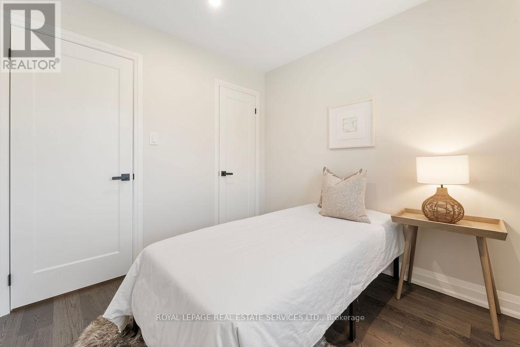 143 Speyside Drive, Oakville (Br Bronte), Ontario  L6L 5Y1 - Photo 25 - W12353715