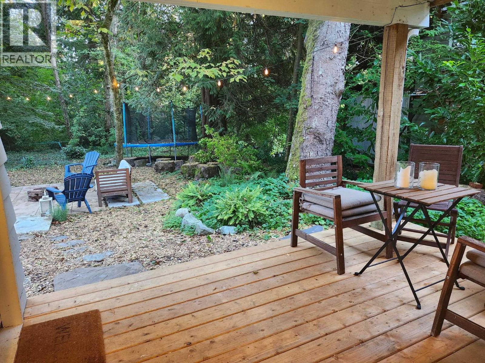 1706 Deep Cove Road, North Vancouver, British Columbia V7G 1S5 - Photo 3 - R3038426