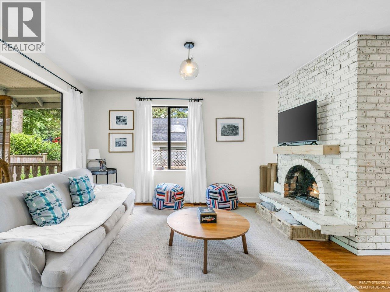 1706 Deep Cove Road, North Vancouver, British Columbia V7G 1S5 - Photo 19 - R3038426