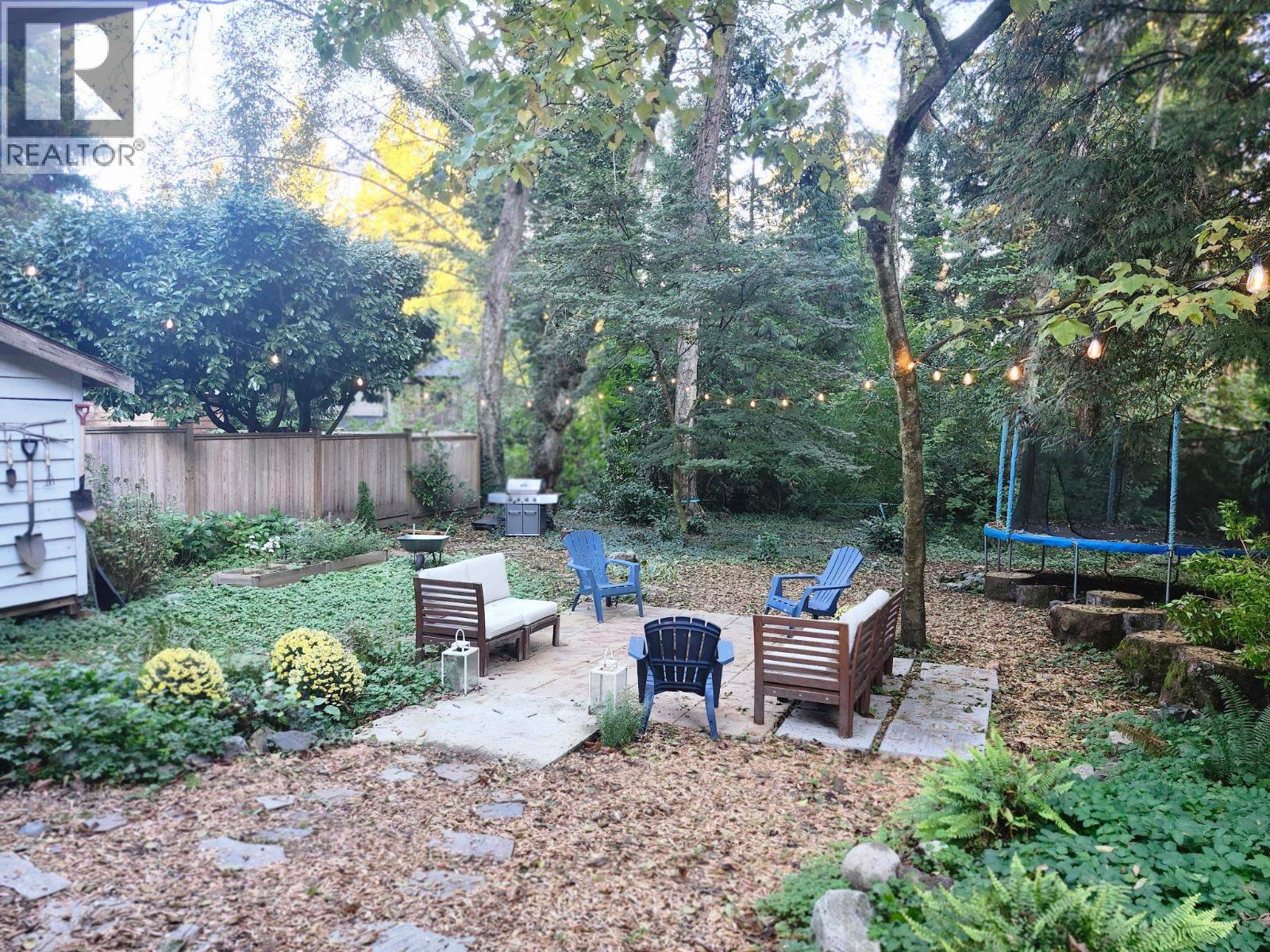 1706 Deep Cove Road, North Vancouver, British Columbia V7G 1S5 - Photo 2 - R3038426