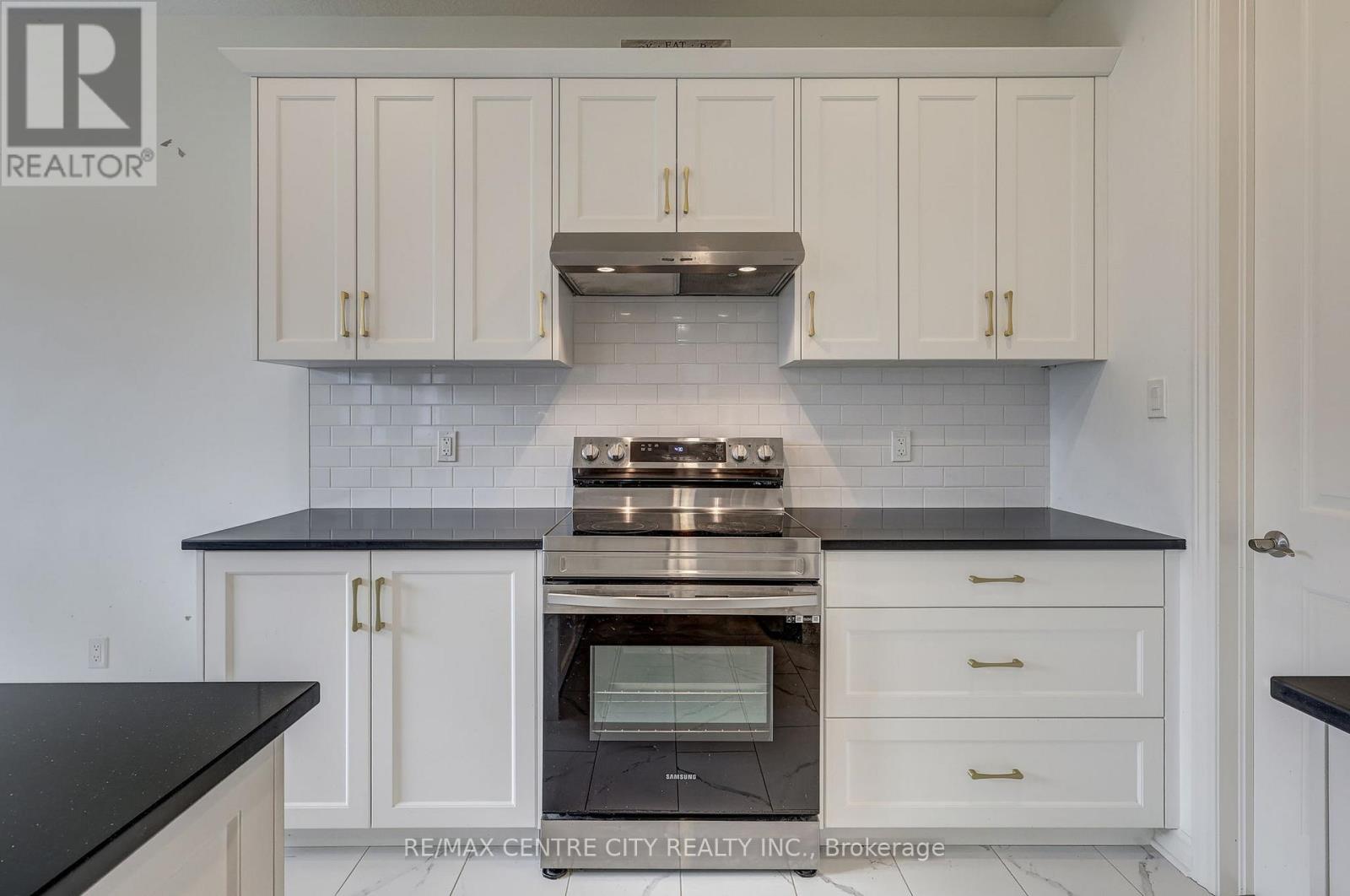 15 Welch Court, St. Thomas, Ontario  N5R 0M1 - Photo 8 - X12352977