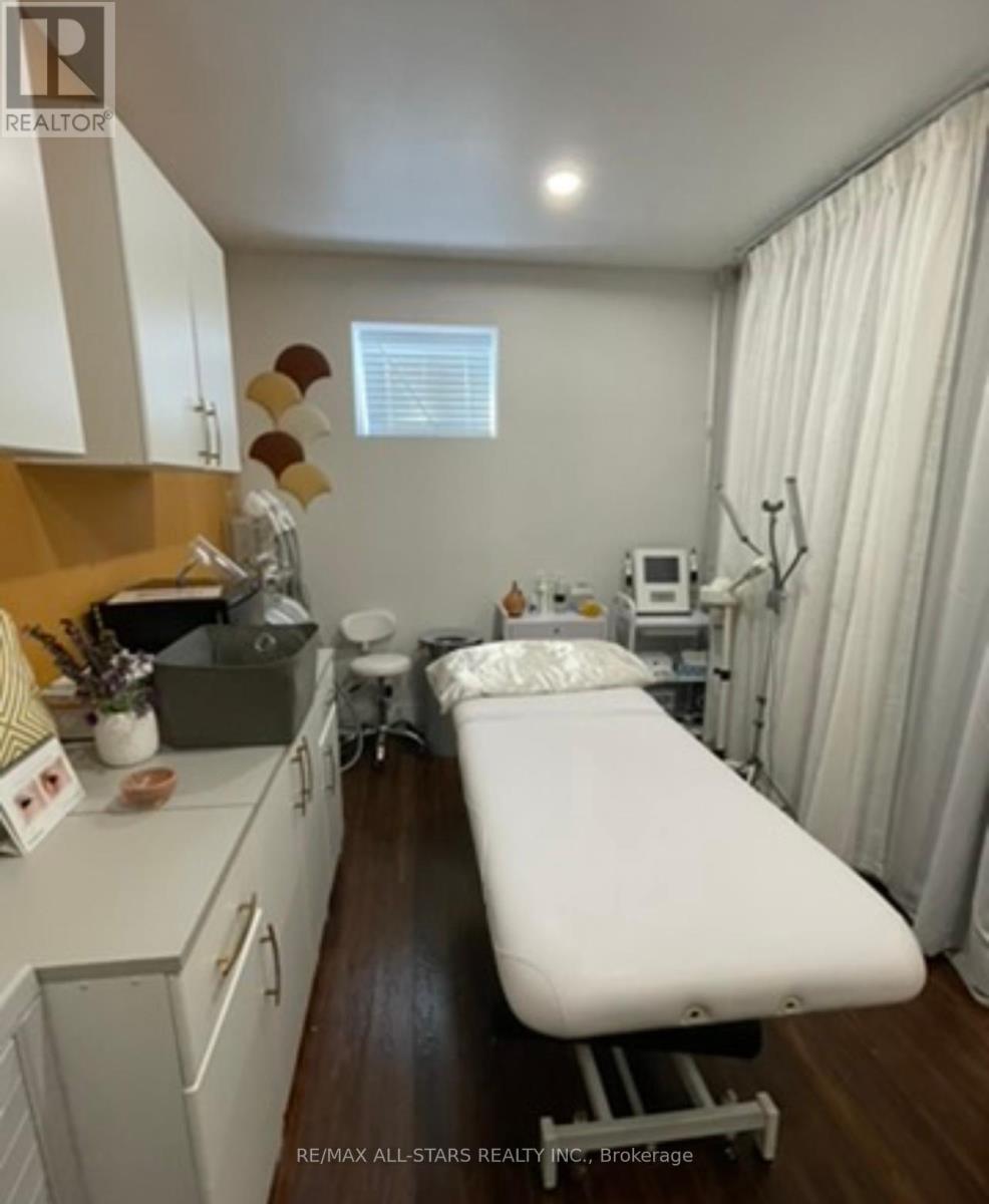 202a - 717 Queen Street E, Toronto, Ontario  M4M 1H1 - Photo 3 - E12353737