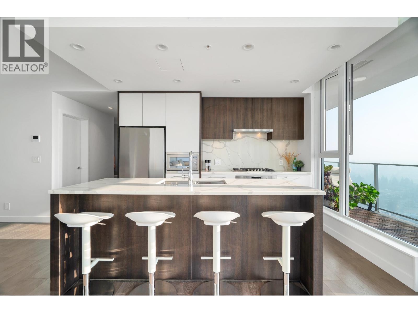 3806 567 Clarke Road, Coquitlam, British Columbia V3J 0K7 - Photo 2 - R3038285