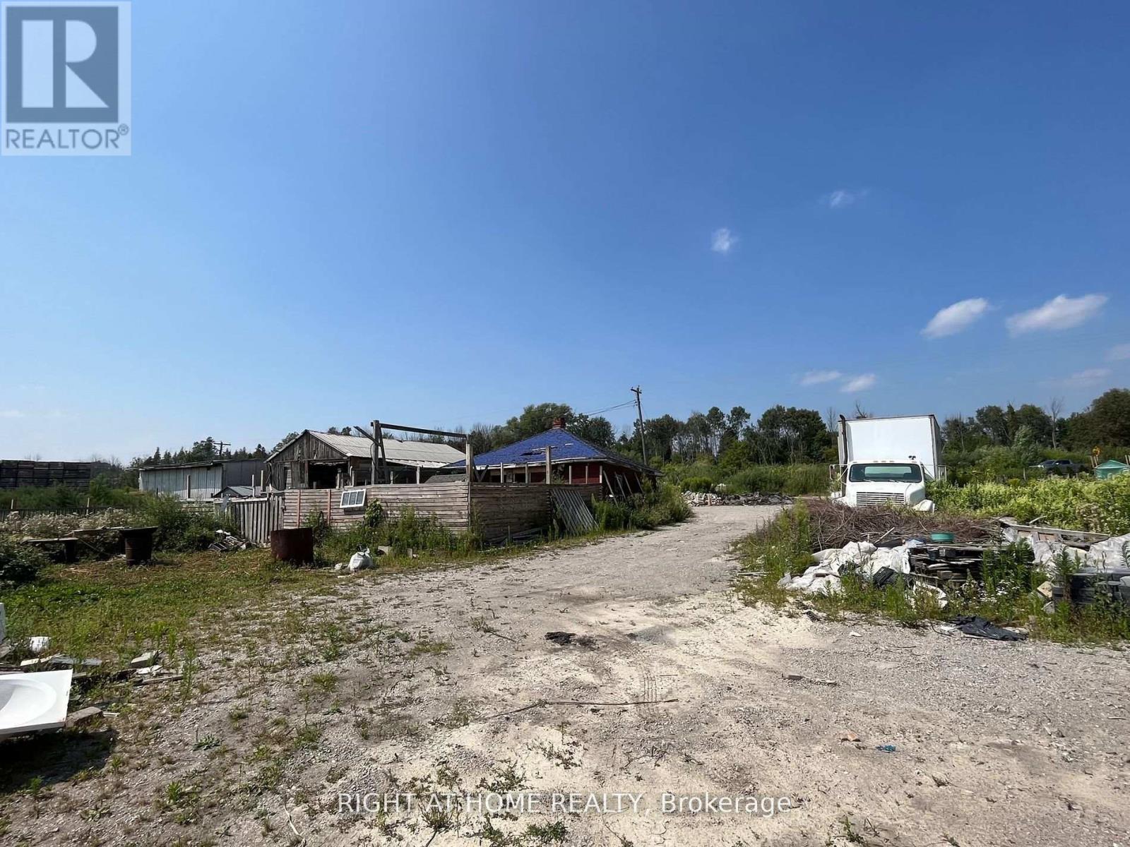 2643 Line 5, Bradford West Gwillimbury, Ontario  L3Z 4E6 - Photo 4 - N12353758