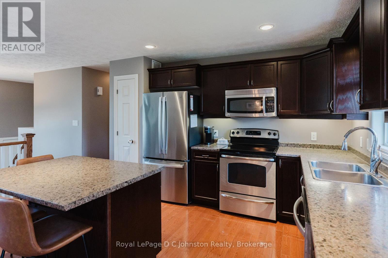 497 Buckby Lane, Saugeen Shores, Ontario  N0H 2C1 - Photo 16 - X12305517