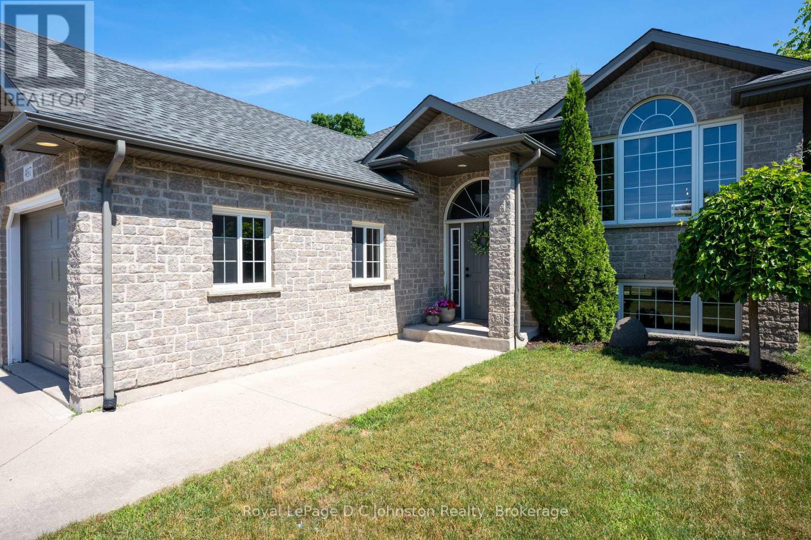 497 Buckby Lane, Saugeen Shores, Ontario  N0H 2C1 - Photo 7 - X12305517