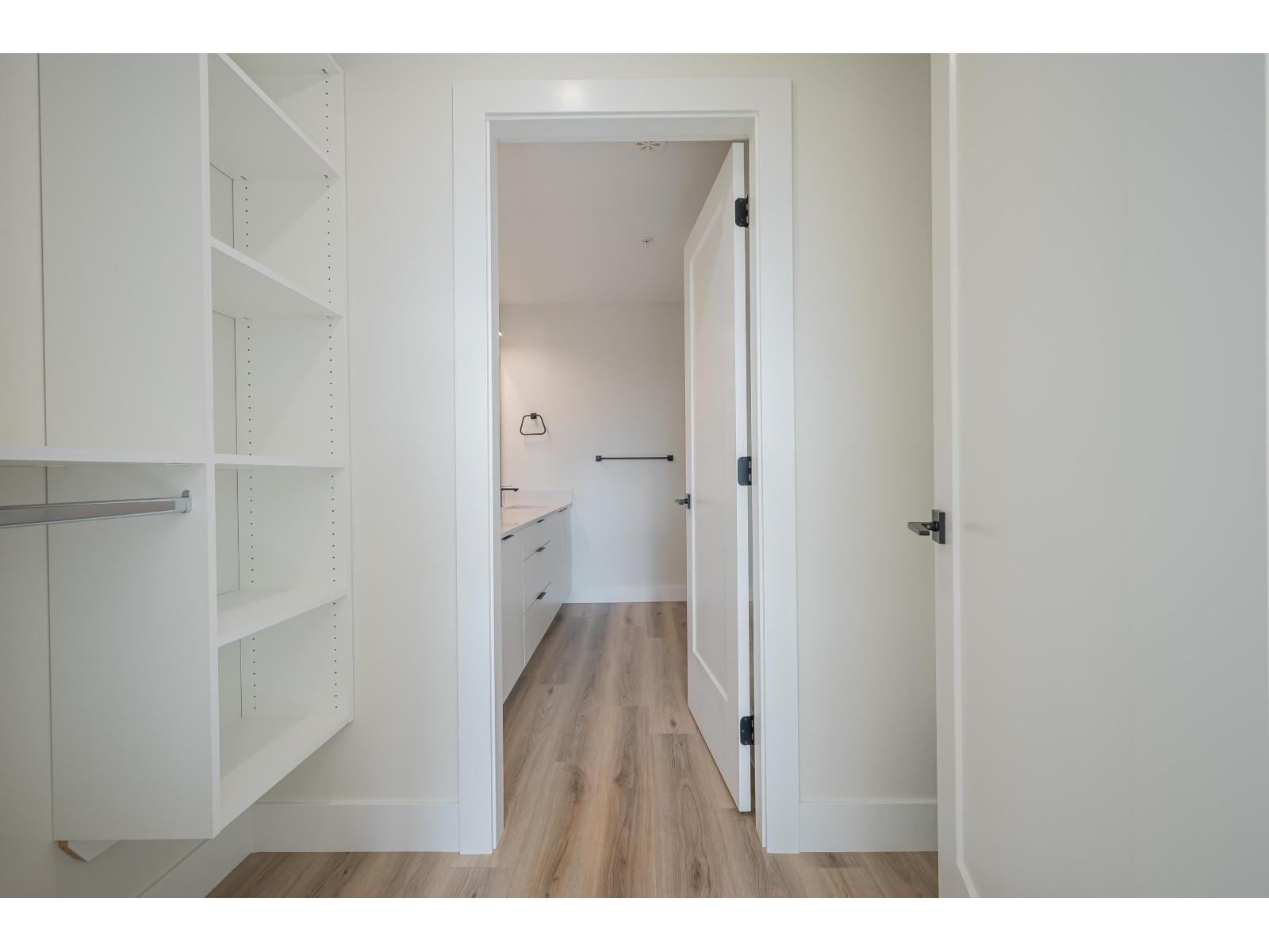 402 6285 King George Boulevard, Surrey, British Columbia V3X 0L3 - Photo 7 - R3038302