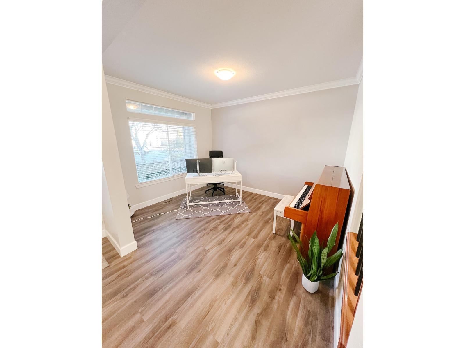 20118 71a Avenue, Langley, British Columbia V2Y 3A1 - Photo 2 - R3038759