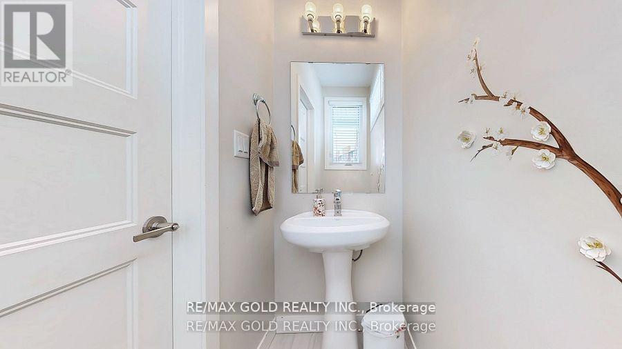 997 West Village Square, London North, Ontario  N6H 0J7 - Photo 15 - X12353751