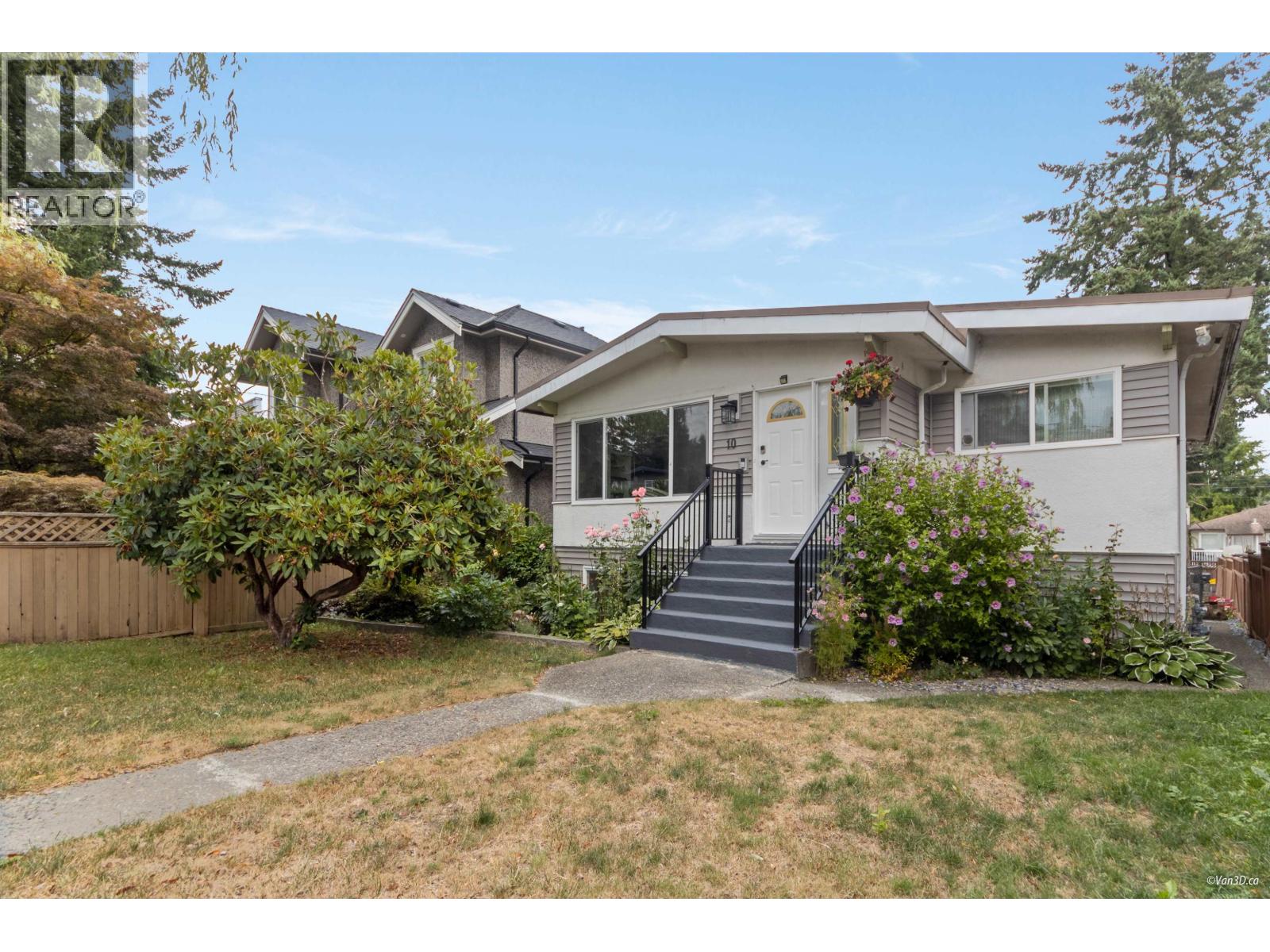10 N STRATFORD AVENUE, Burnaby, British Columbia