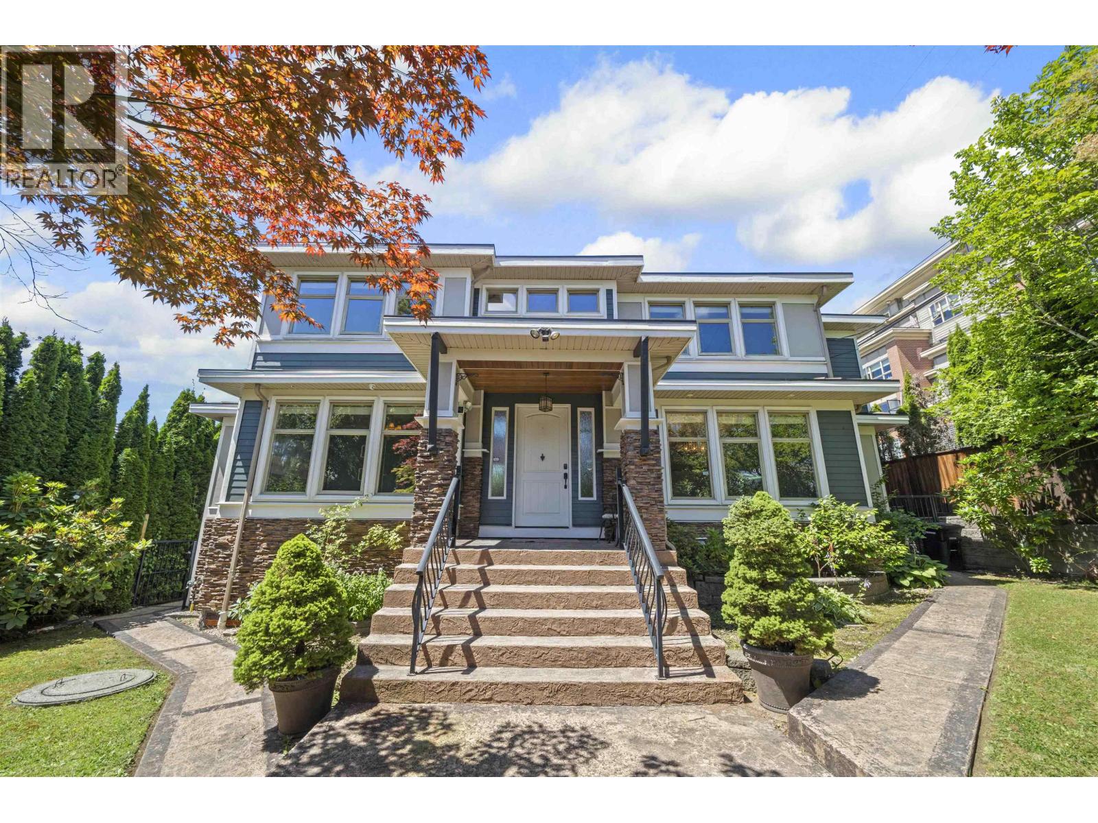 481 Holdom Avenue, Burnaby, British Columbia V5B 3V3 - Photo 1 - R3038522