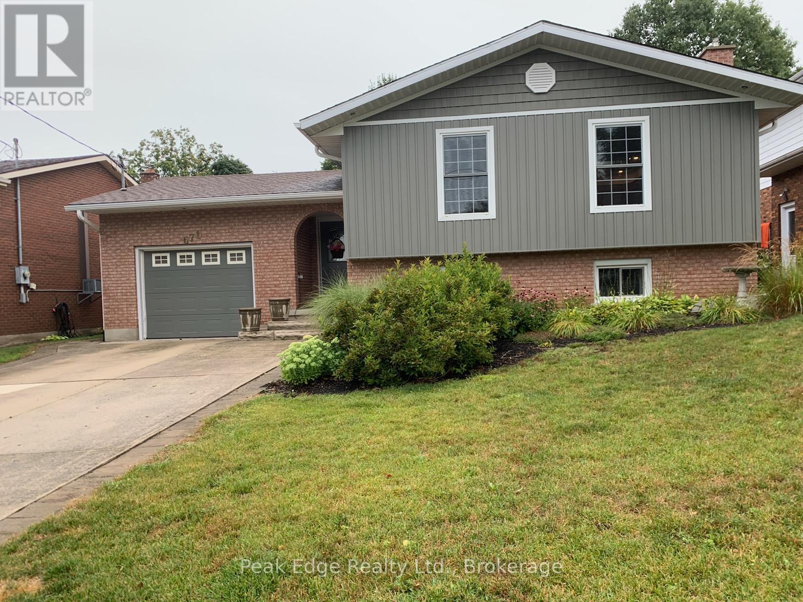 671 21st A Avenue, Hanover, Ontario  N4N 3M2 - Photo 1 - X12353764