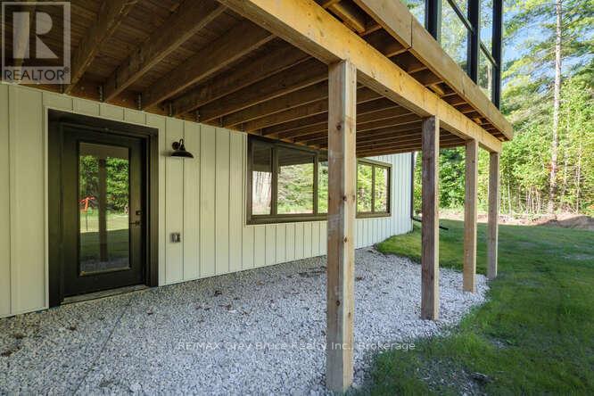 24 Phillips Place, South Bruce Peninsula, Ontario  N0H 2T0 - Photo 11 - X12353771