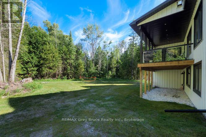 24 Phillips Place, South Bruce Peninsula, Ontario  N0H 2T0 - Photo 12 - X12353771