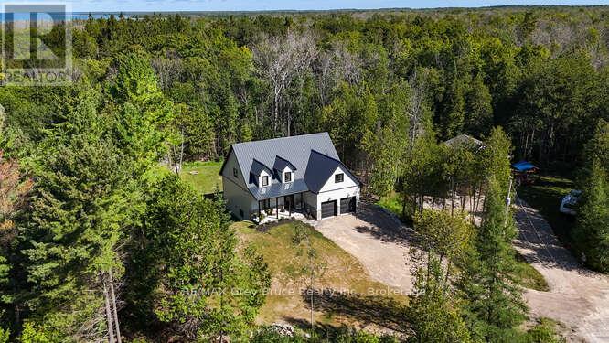 24 Phillips Place, South Bruce Peninsula, Ontario  N0H 2T0 - Photo 2 - X12353771