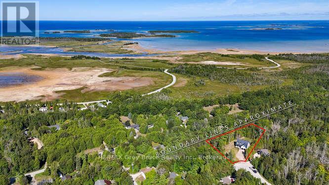 24 Phillips Place, South Bruce Peninsula, Ontario  N0H 2T0 - Photo 3 - X12353771