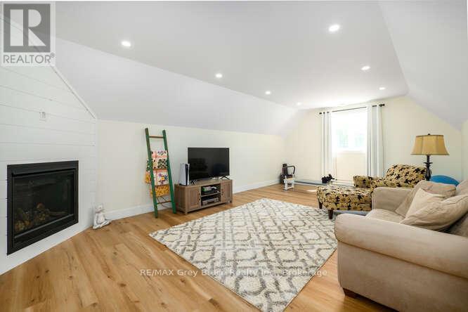 24 Phillips Place, South Bruce Peninsula, Ontario  N0H 2T0 - Photo 38 - X12353771