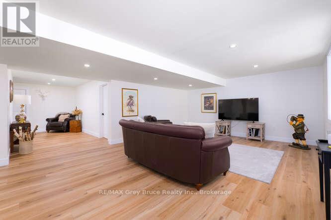 24 Phillips Place, South Bruce Peninsula, Ontario  N0H 2T0 - Photo 41 - X12353771