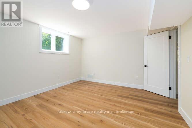24 Phillips Place, South Bruce Peninsula, Ontario  N0H 2T0 - Photo 45 - X12353771