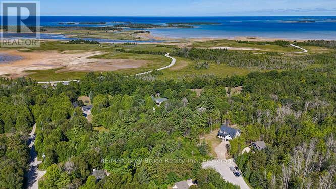 24 Phillips Place, South Bruce Peninsula, Ontario  N0H 2T0 - Photo 5 - X12353771