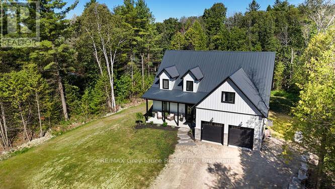 24 Phillips Place, South Bruce Peninsula, Ontario  N0H 2T0 - Photo 6 - X12353771